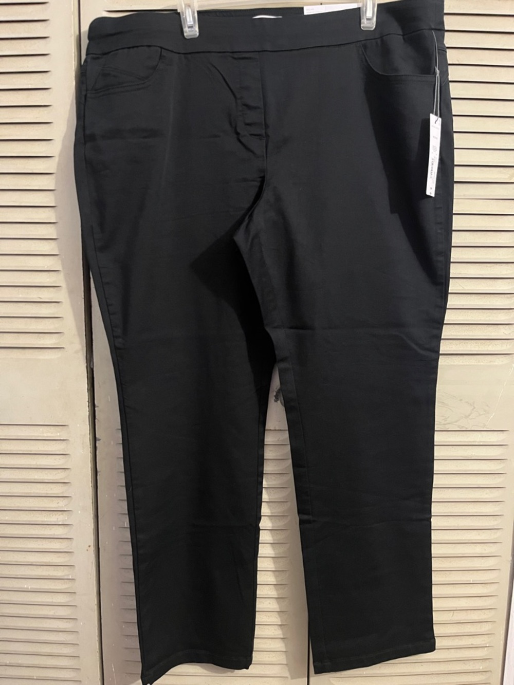 Liz Claiborne Amber Black Straight Leg Mid-rise Women's Pants